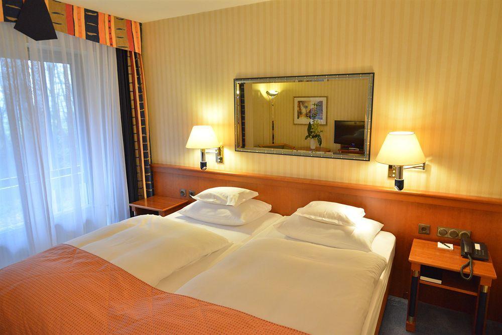 לודוויגסבורג Schlosshotel Monrepos מראה חיצוני תמונה